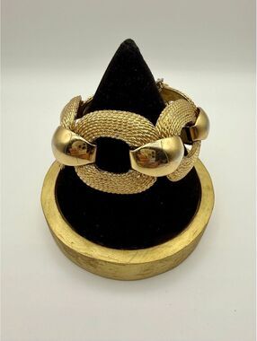 Vintage Monet Gold-Tone Woven Mesh Link Statement Bracelet 7.25”